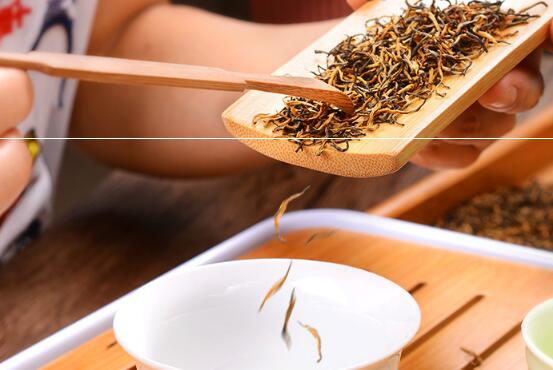 四川烟丝里的生活哲学：从茶馆烟味到匠心传承